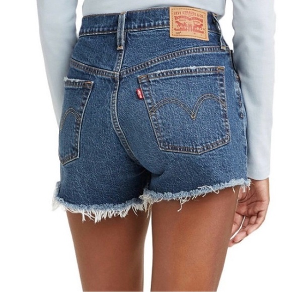 Levi’s High Rise Cut-Off Denim Shorts Size 26 - Picture 2 of 6